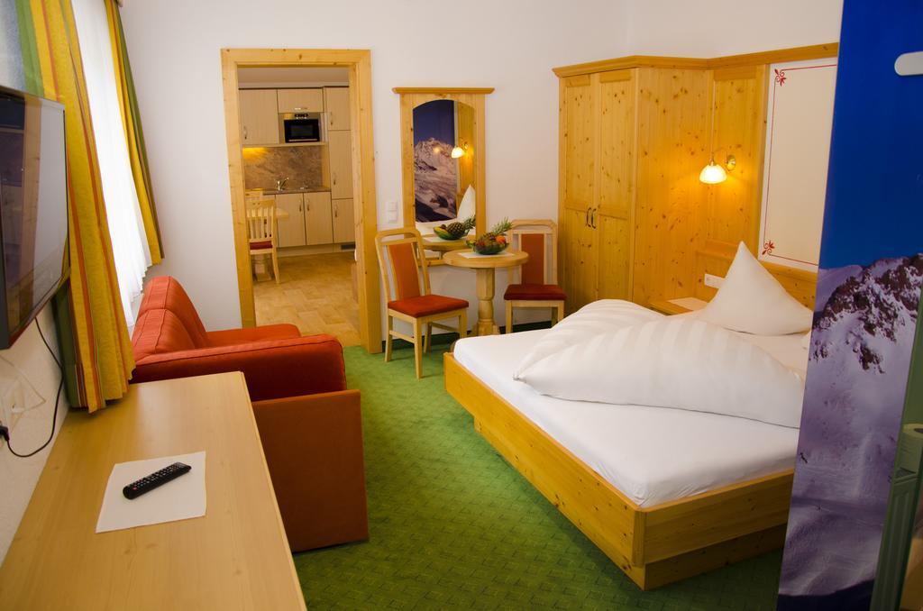 Hotel Garni Alpenblick Ischgl Exterior photo